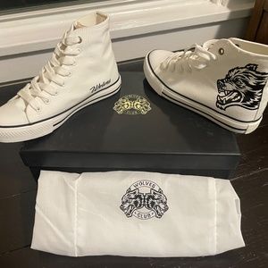 Darcsport Wolves Brand NEW Walk 1-DIOS High Top Shoe for men and women